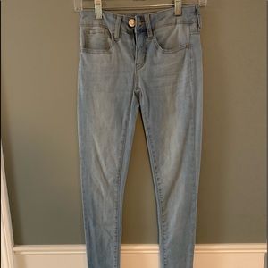 Low rise skinny jeans